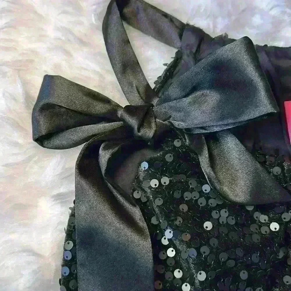 Love, Carmen Short Black Sequin Lined Dress w/ Satin Bow 100% Poly Womens Size 4 - Picture 11 of 13